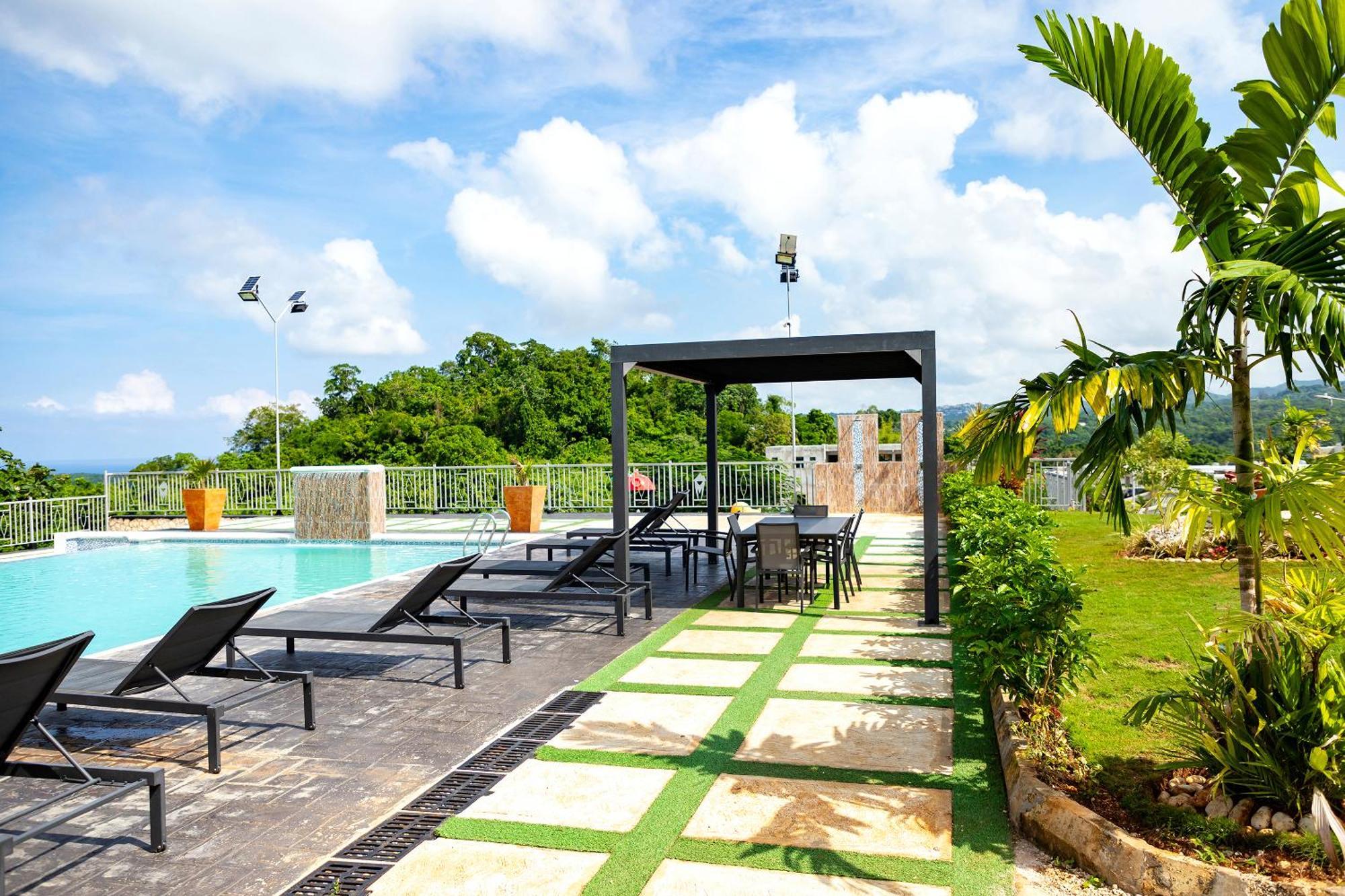 Ms. T'S Paradise @ Pyramid Point โอโชรีโอส ภายนอก รูปภาพ